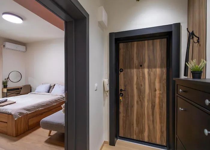 Center Gem - 5 Guests ヴァルナ