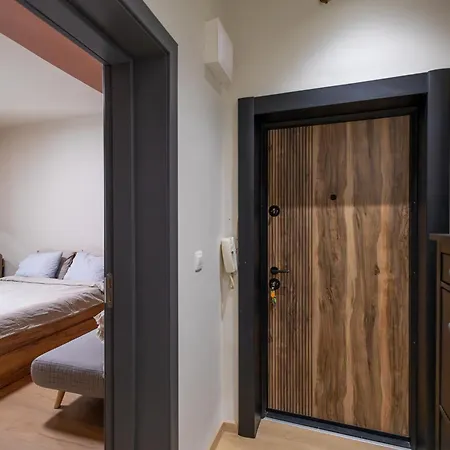 Center Gem - 5 Guests 瓦爾納