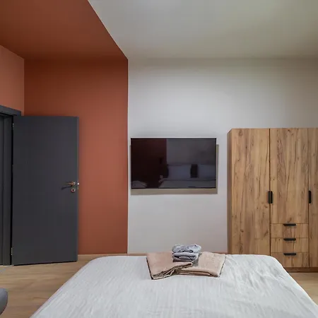 Center Gem - 5 Min Walk To The Varna